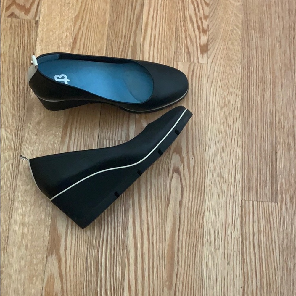 Women’s waterproof wedge dress shoes